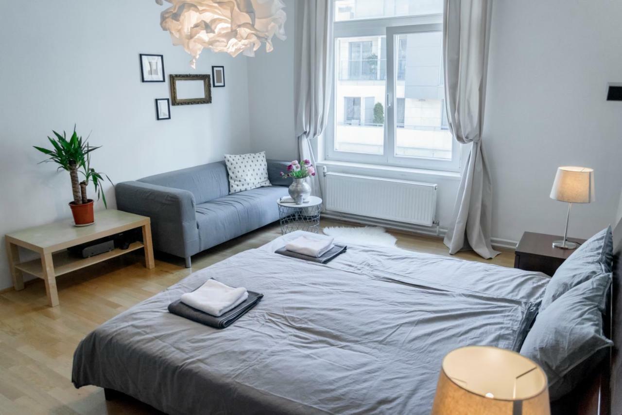 ברטיסלאבה Pollock Apartment In Old Town מראה חיצוני תמונה