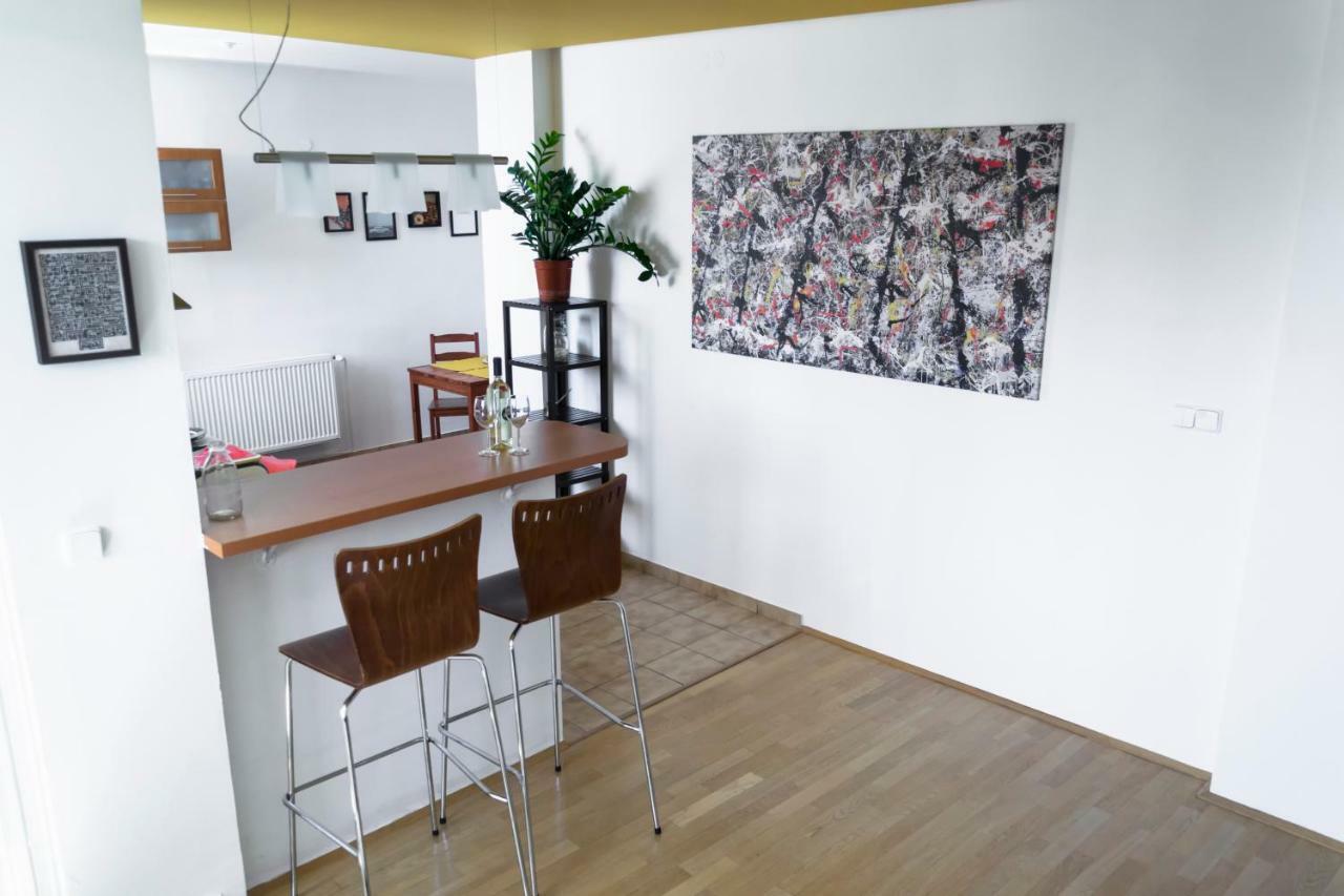 ברטיסלאבה Pollock Apartment In Old Town מראה חיצוני תמונה